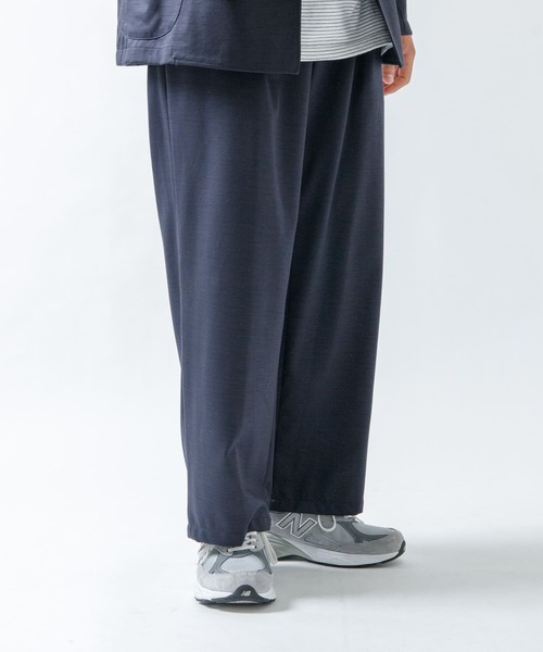 URBAN RESEARCH ROSSO MEN(アーバンリサーチロッソメン)の「ハイブリッドボンディングワイドパンツ『セットアップ対応』(その他パンツ・メンズ・ブラック/ブラウン/ネイビー・MEDIUM/LARGE)」の14枚目の写真