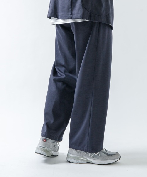 URBAN RESEARCH ROSSO MEN(アーバンリサーチロッソメン)の「ハイブリッドボンディングワイドパンツ『セットアップ対応』(その他パンツ・メンズ・ブラック/ブラウン/ネイビー・MEDIUM/LARGE)」の16枚目の写真