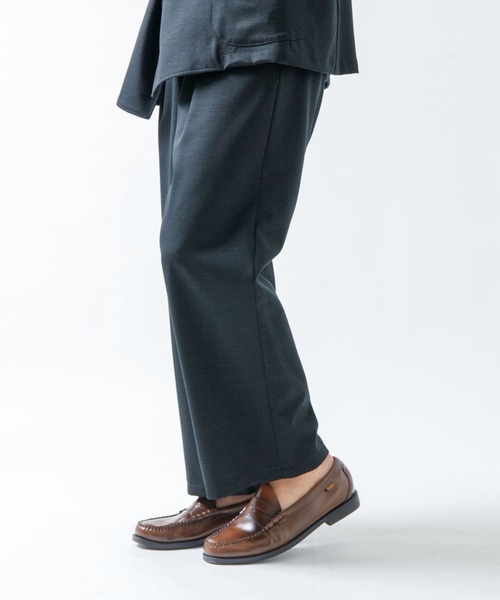 URBAN RESEARCH ROSSO MEN(アーバンリサーチロッソメン)の「ハイブリッドボンディングワイドパンツ『セットアップ対応』(その他パンツ・メンズ・ブラック/ブラウン/ネイビー・MEDIUM/LARGE)」の9枚目の写真