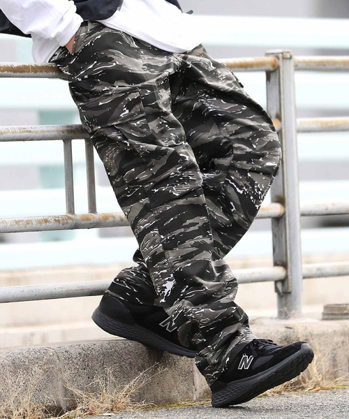 ROTHCO（ロスコ）の「Rothco ロスコ/ Digital Camo Tactical BDU Pants カモフラージュ ミリタリー カーゴパンツ（カーゴパンツ・メンズ・ホワイト系その他/ブラック系その他/ブラウン系その他/ベージュ系その他/グリーン系その他/ブルー系その他/タイガーカモ/ホワイト系その他2/ブラック系その他2/ベージュ系その他2/ベージュ系その他3・MEDIUM/LARGE）」の4枚目の写真
