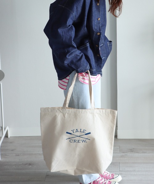 COURO(コウロ)の「YALE Logo Tote Bag 別注 カレッジロゴトートバッグ(トートバッグ・レディース・ホワイト/ホワイト系その他/ホワイト系その他2・FREE)」の11枚目の写真