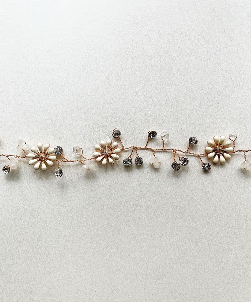 CEMONEMO（セモネモ）の「デイジー フラワー ヘッドドレス（ヘアバンド・レディース・ゴールド・FREE）」の5枚目の写真