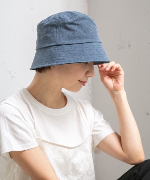 14+(イチヨンプラス)の「ツイルダウンブリムバケットハット(ハット・レディース・ブラック/ベージュ/パープル/ネイビー/オフホワイト/ブルー/モカ/ダークインディゴブルー/インディゴブルー/ライトインディゴブルー/ライトブラック/ダークブラック/カーキ/グレー/グリーン/ダークパープル/ライム/ピンク・FREE/LARGE/SMALL)」の12枚目の写真