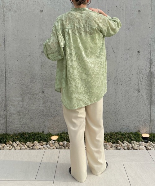 select MOCA by misato（セレクトモカバイミサト）の「2022 SS バンドカラージャガードレースブラウス（シャツ/ブラウス・レディース・ブラック/オフホワイト/グリーン・FREE）」の16枚目の写真