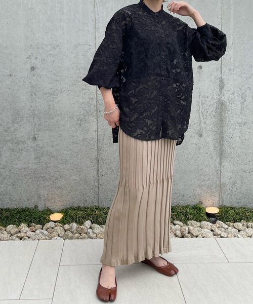 select MOCA by misato（セレクトモカバイミサト）の「2022 SS バンドカラージャガードレースブラウス（シャツ/ブラウス・レディース・ブラック/オフホワイト/グリーン・FREE）」の6枚目の写真