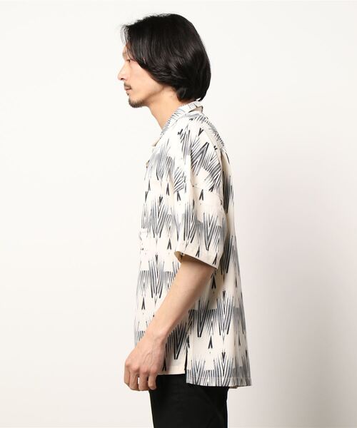 semantic design(セマンティックデザイン)の「セマンティックデザイン 幾何学柄 オープンカラー半袖ルーズシャツ(シャツ/ブラウス・メンズ・ホワイト/グリーン・LARGE/MEDIUM)」の3枚目の写真