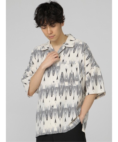 semantic design(セマンティックデザイン)の「セマンティックデザイン 幾何学柄 オープンカラー半袖ルーズシャツ(シャツ/ブラウス・メンズ・ホワイト/グリーン・LARGE/MEDIUM)」の2枚目の写真