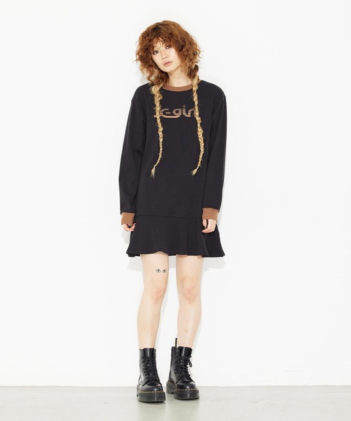 X-girl(エックスガール)の「SLICE MILLS LOGO L/S TEE DRESS/ミニ リンガー Tシャツワンピース(ワンピース・レディース・ブラック/ベージュ/バーガンディー・S/M)」の2枚目の写真