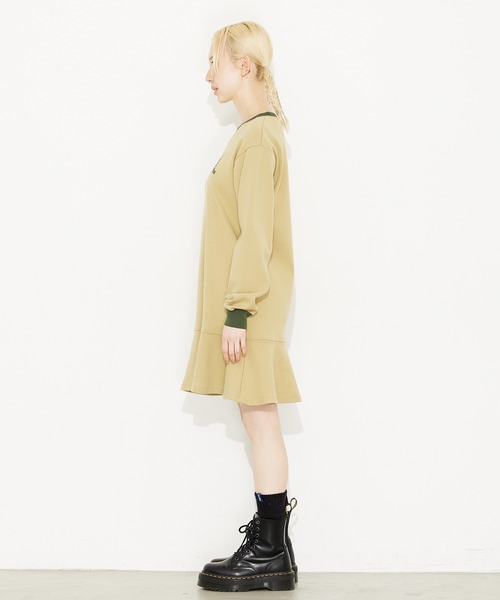 X-girl(エックスガール)の「SLICE MILLS LOGO L/S TEE DRESS/ミニ リンガー Tシャツワンピース(ワンピース・レディース・ブラック/ベージュ/バーガンディー・S/M)」の5枚目の写真