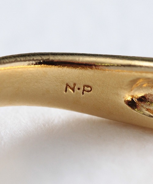 NOIR DE POUPEE(ノワールドプーペ)の「silver925 ミドルボリューム カーブリング (ニッケルフリー)(リング・レディース・シルバー/ゴールド・#13/#9/#11)」の7枚目の写真