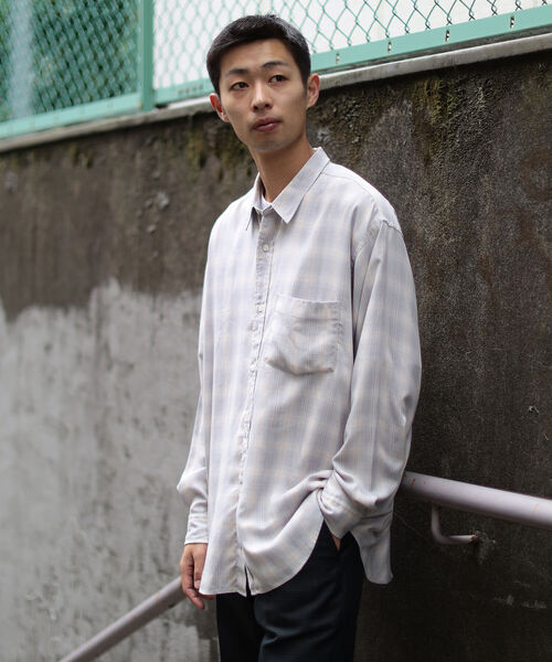 BEAMS（ビームス）の「BEAMS / テトロンレーヨン イージー ミニレギュラーシャツ（シャツ/ブラウス・メンズ・アッシュ/ネイビー/グレー・XL/S/L/M）」の2枚目の写真