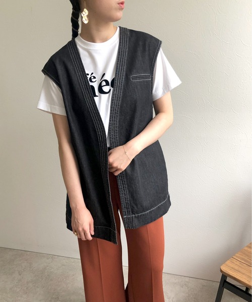 LHELBIE(レルビエ)の「配色ステッチデニムベスト(ベスト・レディース・ブラック/ブルー・M)」の2枚目の写真