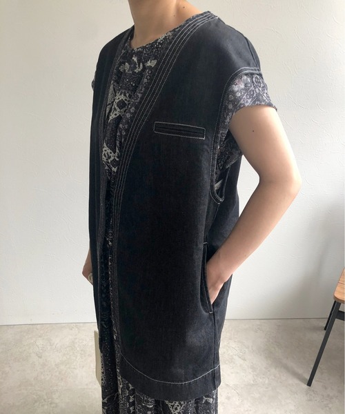 LHELBIE(レルビエ)の「配色ステッチデニムベスト(ベスト・レディース・ブラック/ブルー・M)」の11枚目の写真