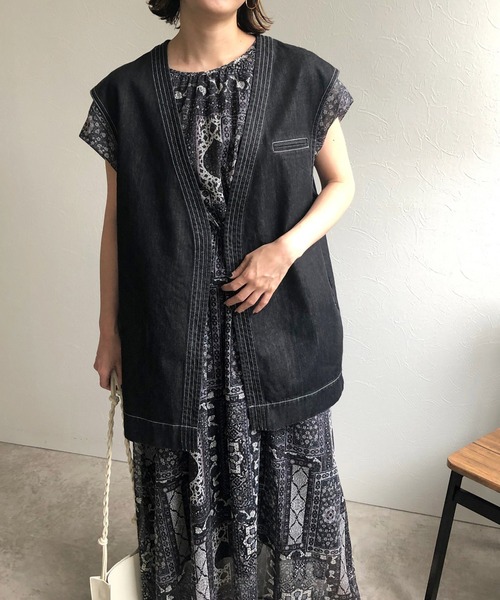 LHELBIE(レルビエ)の「配色ステッチデニムベスト(ベスト・レディース・ブラック/ブルー・M)」の15枚目の写真