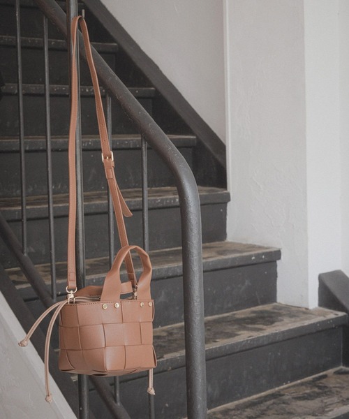 Andemiu（アンデミュウ）の「2WAYメッシュミニバッグ126934（ショルダーバッグ・レディース・ブラック/ブラウン/グリーン系その他・FREE）」の2枚目の写真