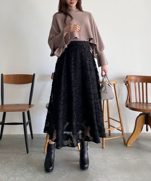 MAJESTIC LEGON(マジェスティックレゴン)の「ケープセットハイネックニット(ニット/セーター・レディース・ブラック/アイボリー/ピンクベージュ・MEDIUM)」の4枚目の写真