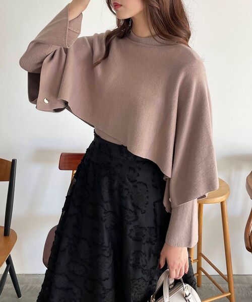 MAJESTIC LEGON(マジェスティックレゴン)の「ケープセットハイネックニット(ニット/セーター・レディース・ブラック/アイボリー/ピンクベージュ・MEDIUM)」の7枚目の写真