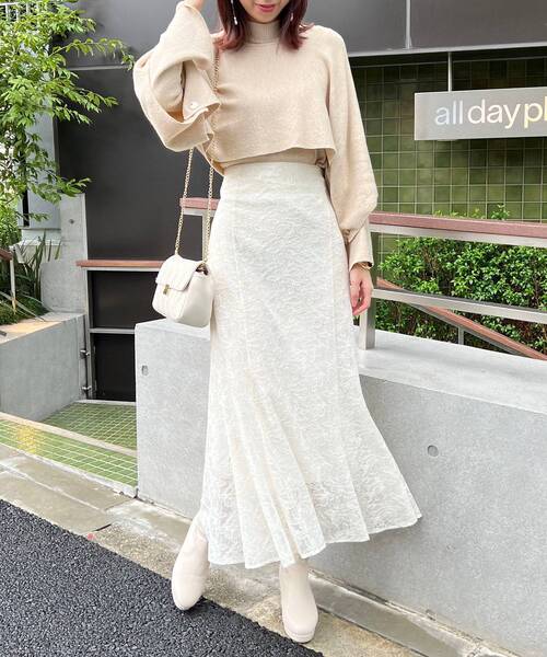 MAJESTIC LEGON(マジェスティックレゴン)の「ケープセットハイネックニット(ニット/セーター・レディース・ブラック/アイボリー/ピンクベージュ・MEDIUM)」の13枚目の写真