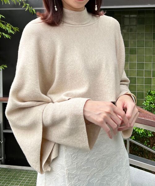 MAJESTIC LEGON(マジェスティックレゴン)の「ケープセットハイネックニット(ニット/セーター・レディース・ブラック/アイボリー/ピンクベージュ・MEDIUM)」の17枚目の写真