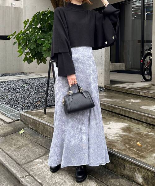 MAJESTIC LEGON(マジェスティックレゴン)の「ケープセットハイネックニット(ニット/セーター・レディース・ブラック/アイボリー/ピンクベージュ・MEDIUM)」の21枚目の写真