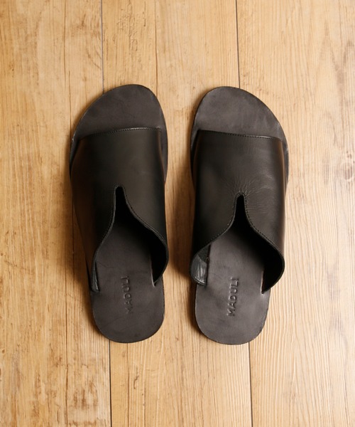 MADULI(マドゥリ)の「MADULI マドゥリ / SLIT LEATHER SANDAL FLAT SOLE スリットレザーサンダル フラットソール / M217007S(サンダル・メンズ・ブラック/ダークブラウン/オリーブ・44/40/42)」の12枚目の写真