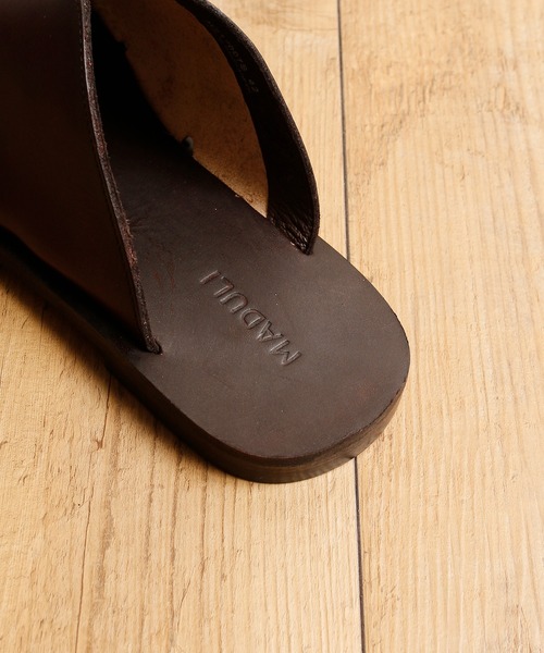 MADULI(マドゥリ)の「MADULI マドゥリ / SLIT LEATHER SANDAL FLAT SOLE スリットレザーサンダル フラットソール / M217007S(サンダル・メンズ・ブラック/ダークブラウン/オリーブ・44/40/42)」の17枚目の写真