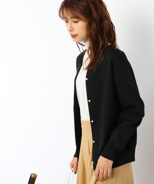DRESKIP（ドレスキップ）の「◆【洗える】パ－ル調ボタンスポンディッシュカーディガン（カーディガン/ボレロ・レディース・ブラック/ベージュ/マスタード/ピンク系・02/03/04）」の5枚目の写真