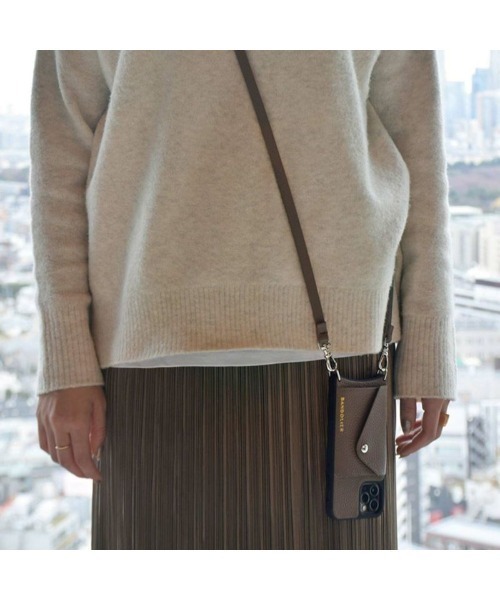 BANDOLIER(バンドリヤー)の「【BANDOLIER】DONNA SIDE SLOT DARK TAUPE/iPhone 12 /12Pro / iPhone 13 / iPhone 13 Pro 対応ケース(スマホケース/カバー・レディース・ベージュ系その他7/ベージュ系8・FREE)」の15枚目の写真