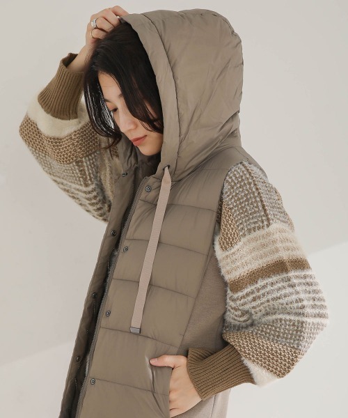 Bou Jeloud（ブージュルード）の「サイド切替CLOMAX中綿ロングベスト（ダウンベスト・レディース・ホワイト系その他/モカ/ブラック・38）」の16枚目の写真