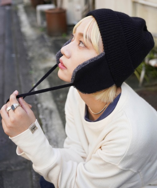 AVIREX（アヴィレックス）の「BOA BEANIE CAP/ ボアビーニーキャップ（ニットキャップ/ビーニー・レディース・ホワイト系2/ブラック・F）」の3枚目の写真