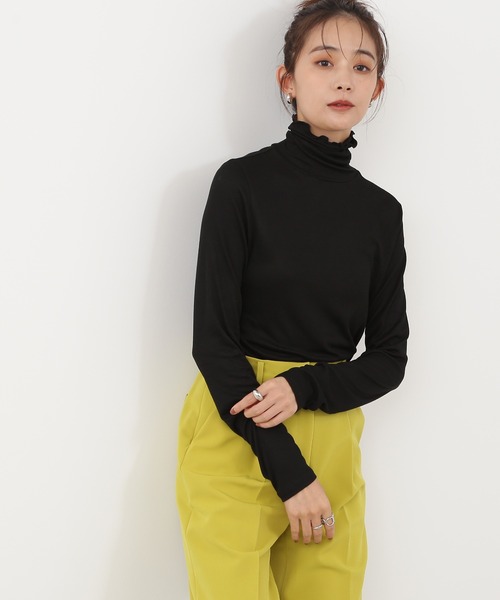 N.（N. Natural Beauty Basic）（エヌエヌナチュラルビューティーベーシック）の「◆フィンガーホールリブインナー（Tシャツ/カットソー・レディース・オフホワイト/ブラック/ブルー/レッド・MEDIUM）」の8枚目の写真