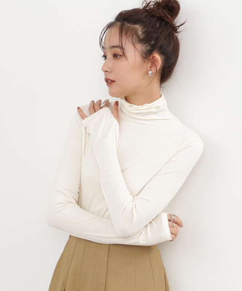 N.（N. Natural Beauty Basic）（エヌエヌナチュラルビューティーベーシック）の「◆フィンガーホールリブインナー（Tシャツ/カットソー・レディース・オフホワイト/ブラック/ブルー/レッド・MEDIUM）」の6枚目の写真