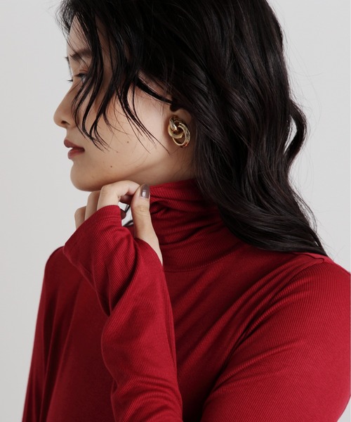 N.（N. Natural Beauty Basic）（エヌエヌナチュラルビューティーベーシック）の「◆フィンガーホールリブインナー（Tシャツ/カットソー・レディース・オフホワイト/ブラック/ブルー/レッド・MEDIUM）」の17枚目の写真