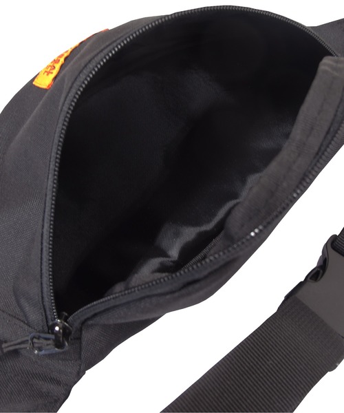 UNIVERSAL OVERALL（ユニバーサルオーバーオール）の「ユニバーサルオーバーオール スーベニアコットンウエストバッグ（トートバッグ・メンズ・ブラック/ホワイト・F）」の5枚目の写真