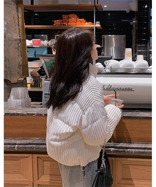 おしゃれスタ（オシャレスタ）の「フェミニンかわいいコーデュロイ中綿ジャケット（ダウンジャケット/コート・レディース・ピンク/ホワイト/ブラック/ブルー/ブラウン/イエロー・S/M/L）」の7枚目の写真