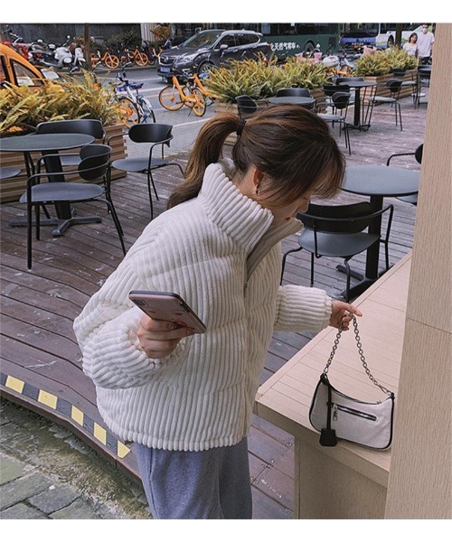 おしゃれスタ（オシャレスタ）の「フェミニンかわいいコーデュロイ中綿ジャケット（ダウンジャケット/コート・レディース・ピンク/ホワイト/ブラック/ブルー/ブラウン/イエロー・S/M/L）」の12枚目の写真