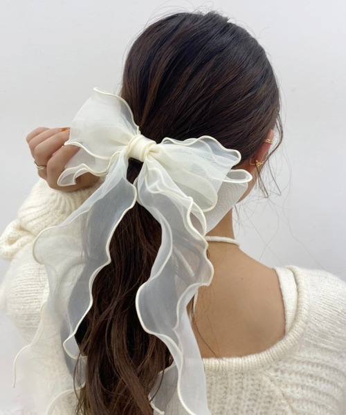 one after another NICE CLAUP(ワンアフターアナザーナイスクラップ)の「シフォンリボンバレッタ(バレッタ/ヘアクリップ・レディース・ブラック/オフホワイト・FREE)」の1枚目の写真