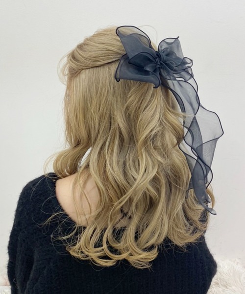 one after another NICE CLAUP(ワンアフターアナザーナイスクラップ)の「シフォンリボンバレッタ(バレッタ/ヘアクリップ・レディース・ブラック/オフホワイト・FREE)」の4枚目の写真
