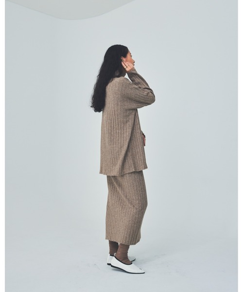 THEATRE PRODUCTS（シアタープロダクツ）の「ワイドリブボトルネックプルオーバー（ニット/セーター・レディース・アイボリー/ベージュ/ブラウン・FREE）」の9枚目の写真