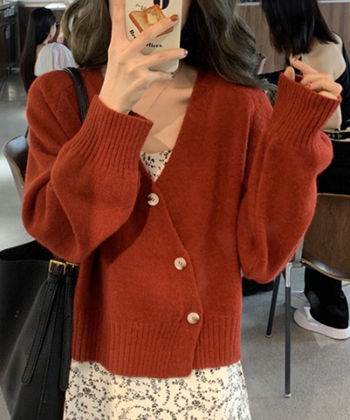 Amulet（アミュレット）の「Vネックフロントボタンカーディガン（カーディガン/ボレロ・レディース・パープル/ホワイト/グリーン/レッド・FREE）」の9枚目の写真