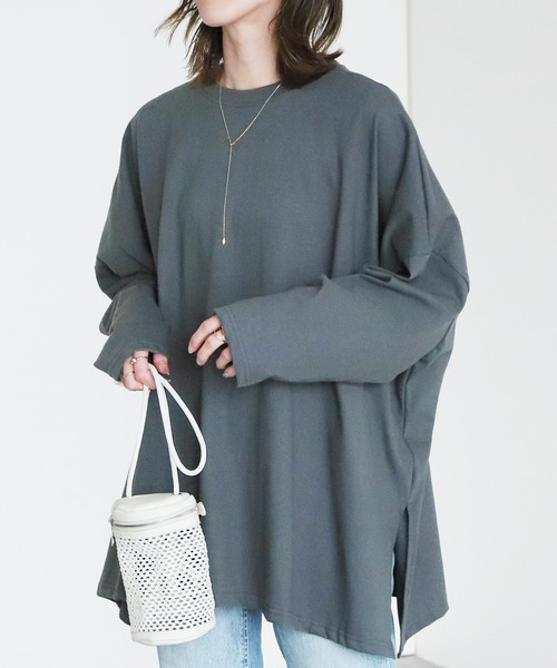 reca(レカ)の「超ビッグシルエットサイドスリットTシャツ(Tシャツ/カットソー・レディース・ホワイト/オートミール/チャコールグレー・FREE)」の3枚目の写真