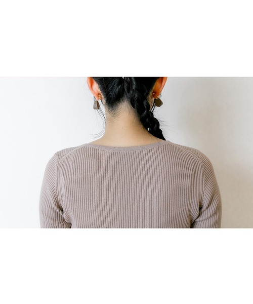 atONE(アットワン)の「atONE 5分袖コットンリブニットトップス(ニット/セーター・レディース・グレイッシュベージュ/ホワイト/ブラック・S/M/L/LL/3L)」の7枚目の写真