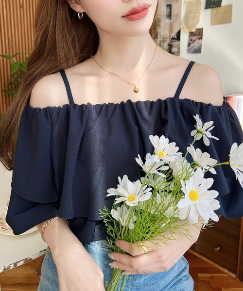 moment+（モーメントプラス）の「2WAYオフショル半袖フリルブラウス