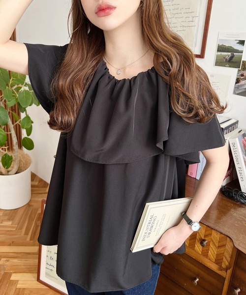 moment+（モーメントプラス）の「2WAYオフショル半袖フリルブラウス