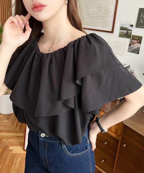 moment+（モーメントプラス）の「2WAYオフショル半袖フリルブラウス