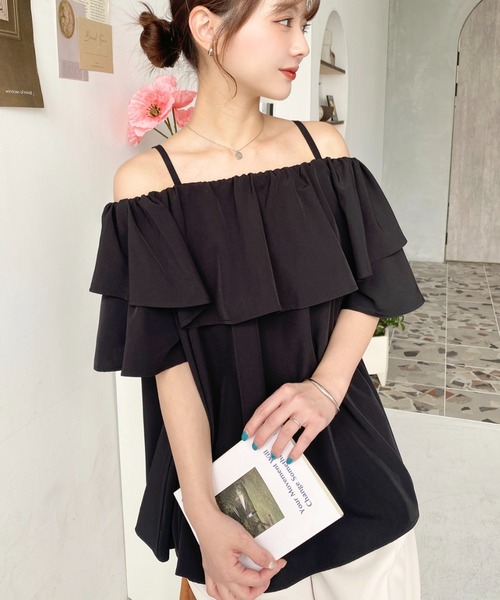 moment+（モーメントプラス）の「2WAYオフショル半袖フリルブラウス