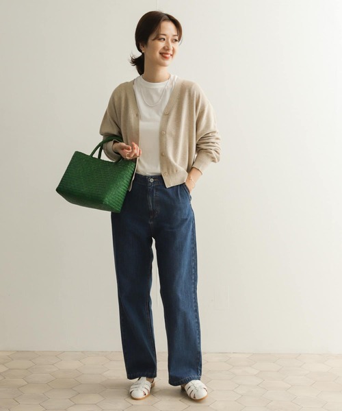 URBAN RESEARCH DOORS（アーバンリサーチドアーズ）の「ガーター編みコクーンショートカーディガン（ニット/セーター・レディース・ブラック/ベージュ/ブルー・MEDIUM）」の4枚目の写真