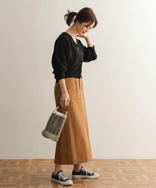 URBAN RESEARCH DOORS（アーバンリサーチドアーズ）の「ガーター編みコクーンショートカーディガン（ニット/セーター・レディース・ブラック/ベージュ/ブルー・MEDIUM）」の12枚目の写真