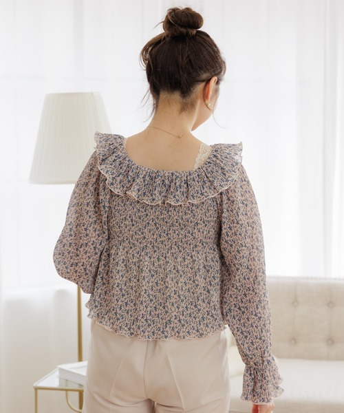 flower（フラワー）の「シャーリングブルームブラウス（シャツ/ブラウス・レディース・ピンク/ホワイト・FREE）」の7枚目の写真