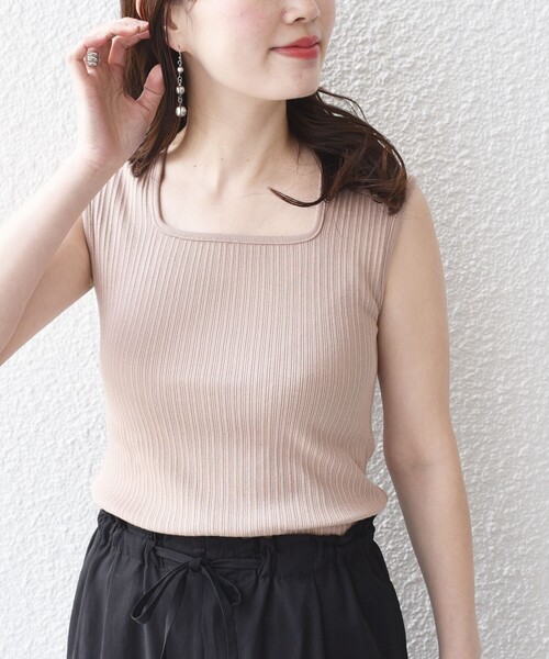 SHIPS(シップス)の「* 2WAY スクエアネック タンクトップ 24SS ◇(タンクトップ・レディース・ライトグリーン/ダークグレー/ベージュ系/オフホワイト/コバルトブルー・ONE SIZE)」の3枚目の写真